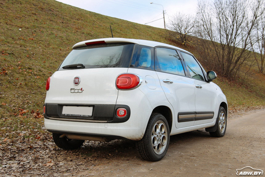 3,3 рубля на 100 километров. Тест-драйв сверхэкономичного FIAT 500L CNG: два цилиндра, турбина и метан