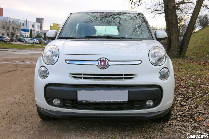 3,3 рубля на 100 километров. Тест-драйв сверхэкономичного FIAT 500L CNG: два цилиндра, турбина и метан