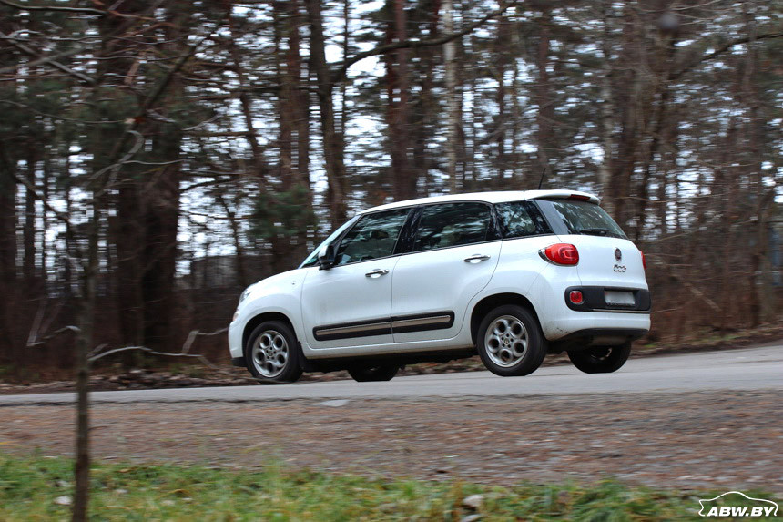 3,3 рубля на 100 километров. Тест-драйв сверхэкономичного FIAT 500L CNG: два цилиндра, турбина и метан