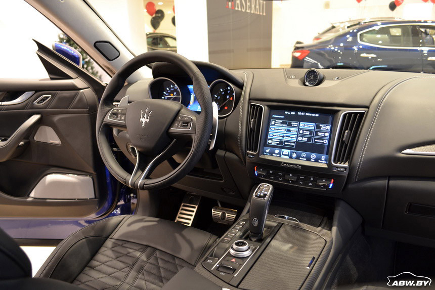И опций на 30 тысяч евро: белорусский дилер Maserati привез в Минск новинки 2019 модельного года