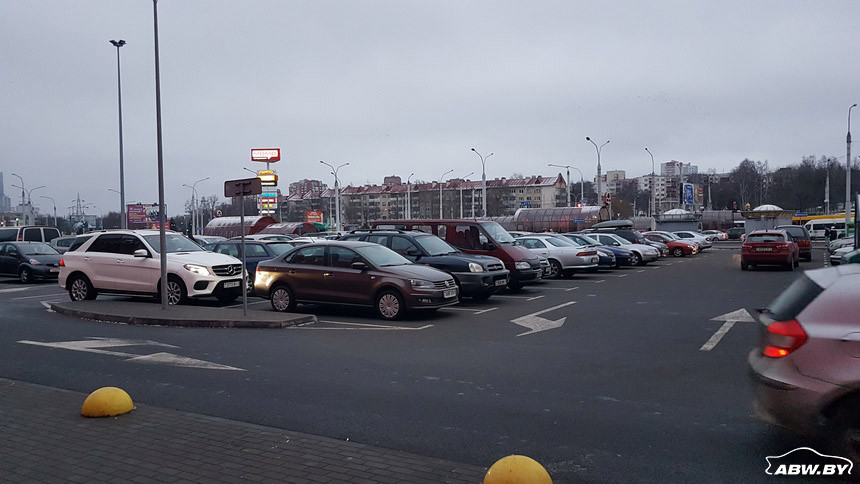 Не дышать! Почему на некоторых паркингах в торговых центрах так жутко пахнет?