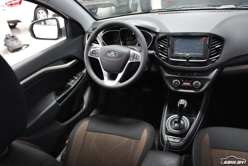 Битва титанов. Geely Emgrand 7 и LADA Vesta: какой из автомобилей дешевле в обслуживании?