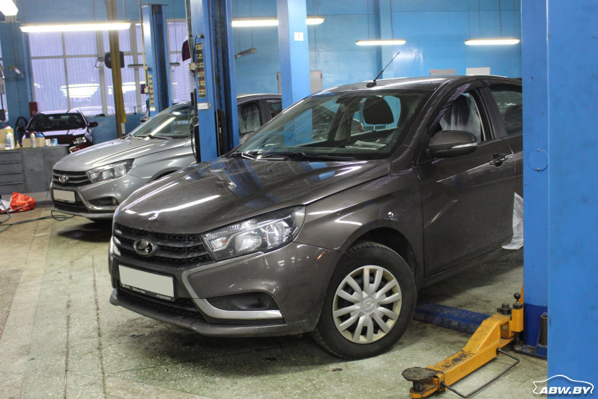 Битва титанов. Geely Emgrand 7 и LADA Vesta: какой из автомобилей дешевле в обслуживании?