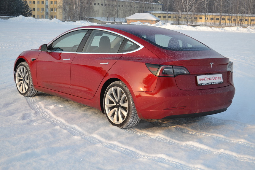 ОНО для НИХ: тестируем Tesla Model 3