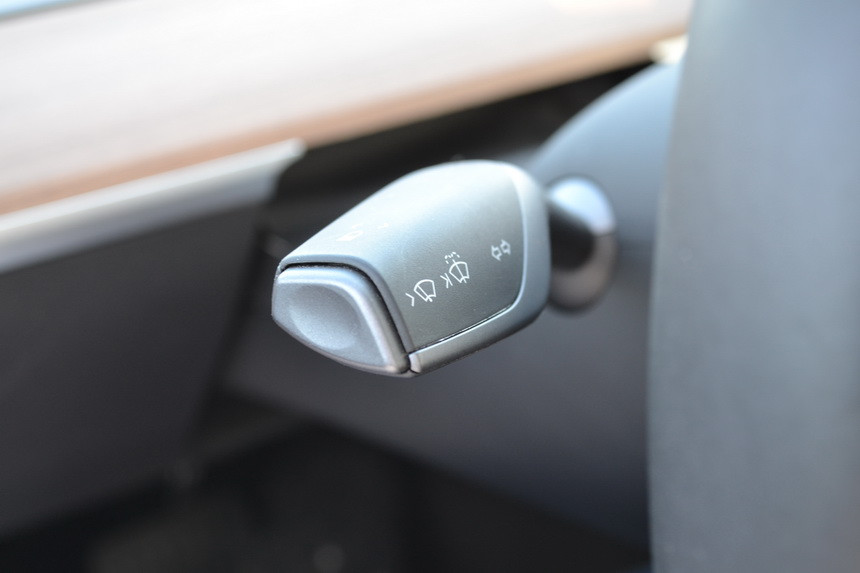 ОНО для НИХ: тестируем Tesla Model 3