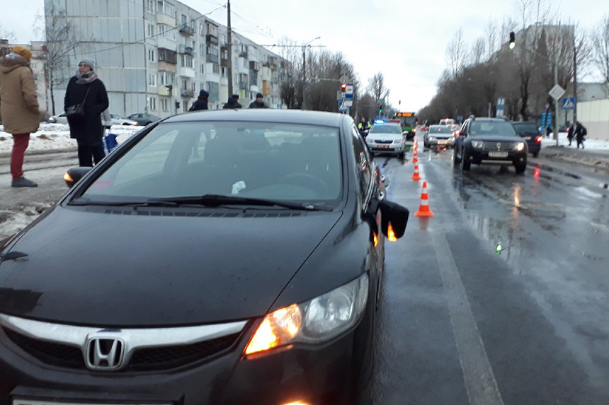 В Витебске водитель Honda Civic на переходе сбил школьника
