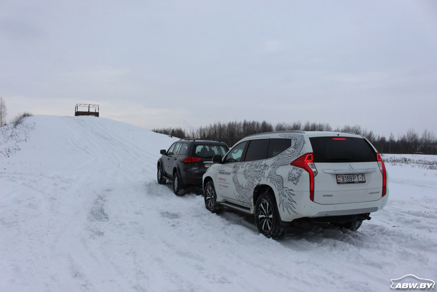 Посидим на дорожку. Новый Mitsibishi Pajero Sport против старого: что проходимее?