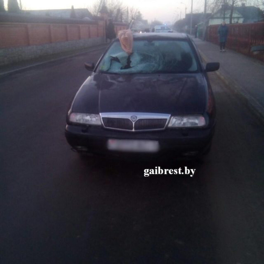 В Лунинце водитель Lancia сбил 14-летнюю школьницу
