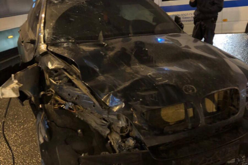 В Санкт-Петербурге лихач на BMW влетел в толпу людей и насмерть сбил пешеходов (обновлено)