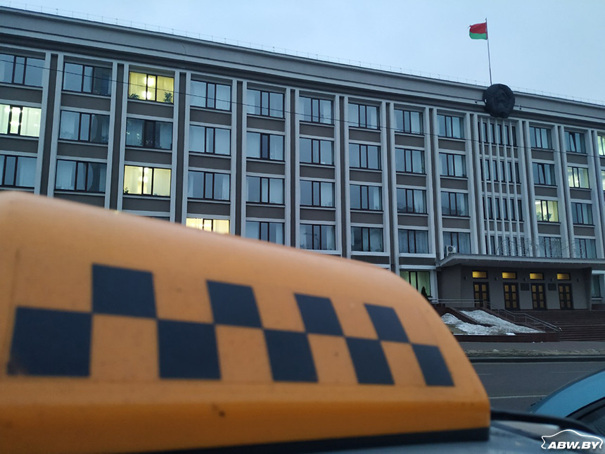 Сервисы, против которых протестуют гомельские таксисты, прокомментировали ситуацию