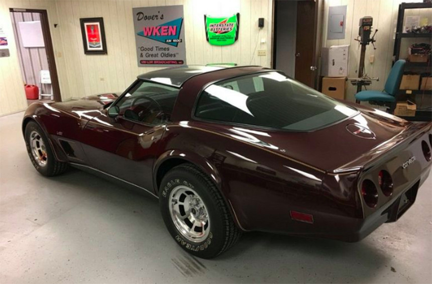 На Ebay продают Corvette 1980 года с пробегом всего 2328 км