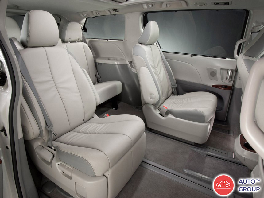 3750 евро за свежий Explorer и 4500 евро за Grand Caravan. Считаем, во что обойдется 
