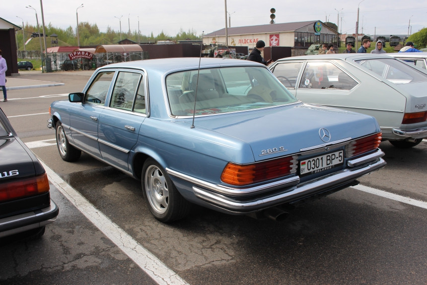 Toyota Crown из ОАЭ, 7-местная 