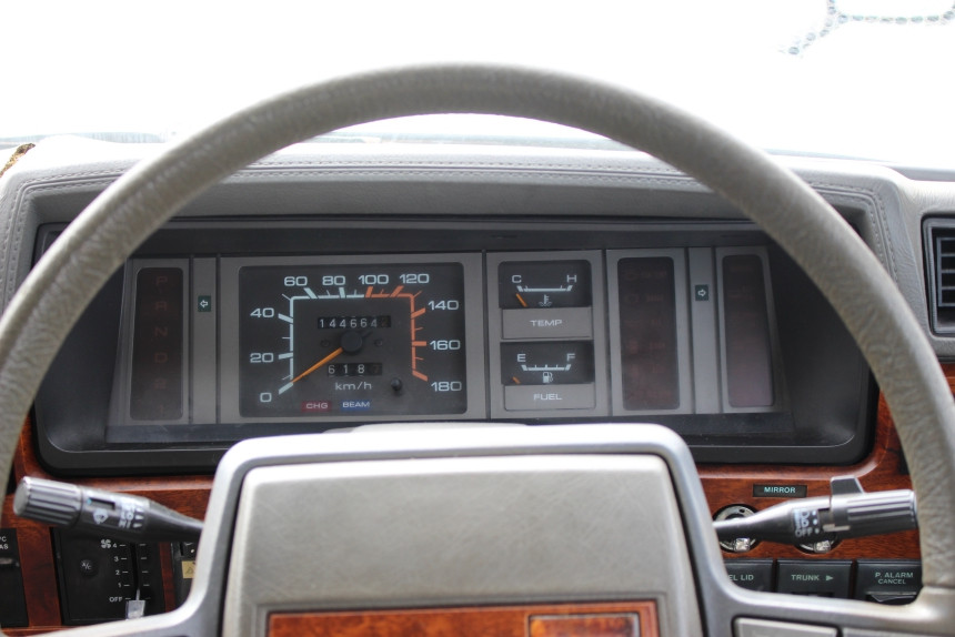 Toyota Crown из ОАЭ, 7-местная 