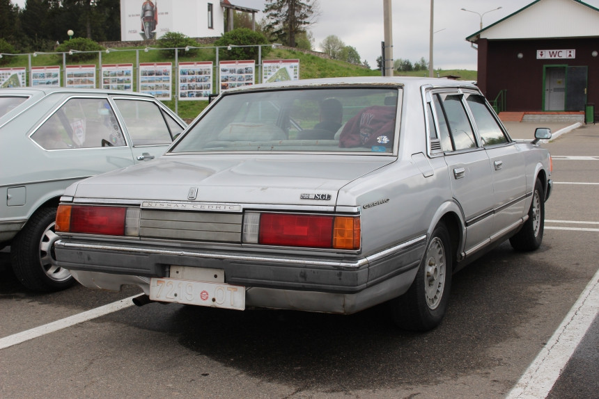 Toyota Crown из ОАЭ, 7-местная 