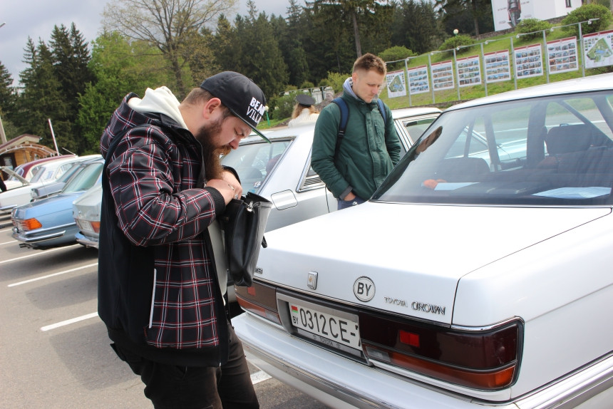 Toyota Crown из ОАЭ, 7-местная 