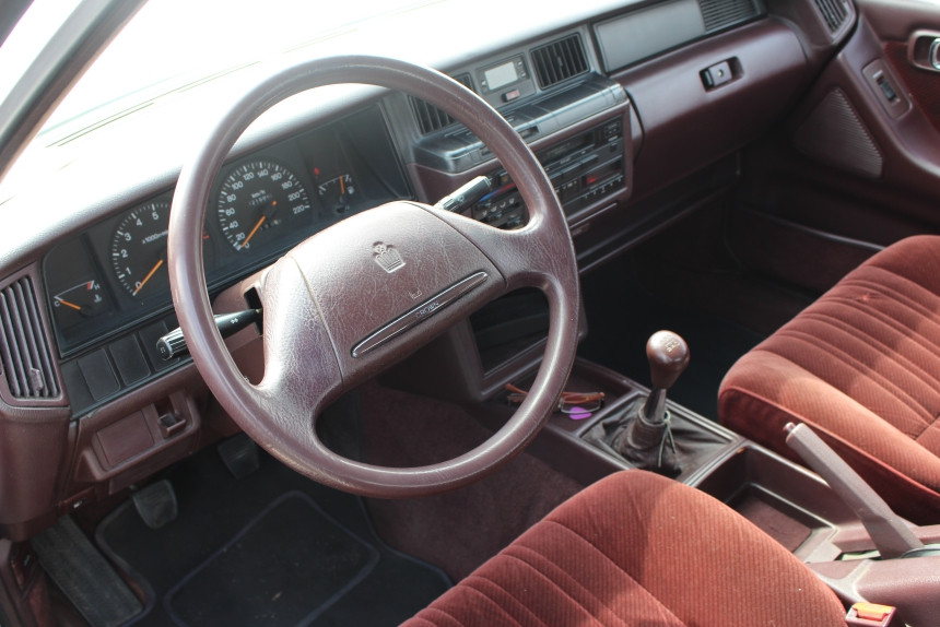 Toyota Crown из ОАЭ, 7-местная 