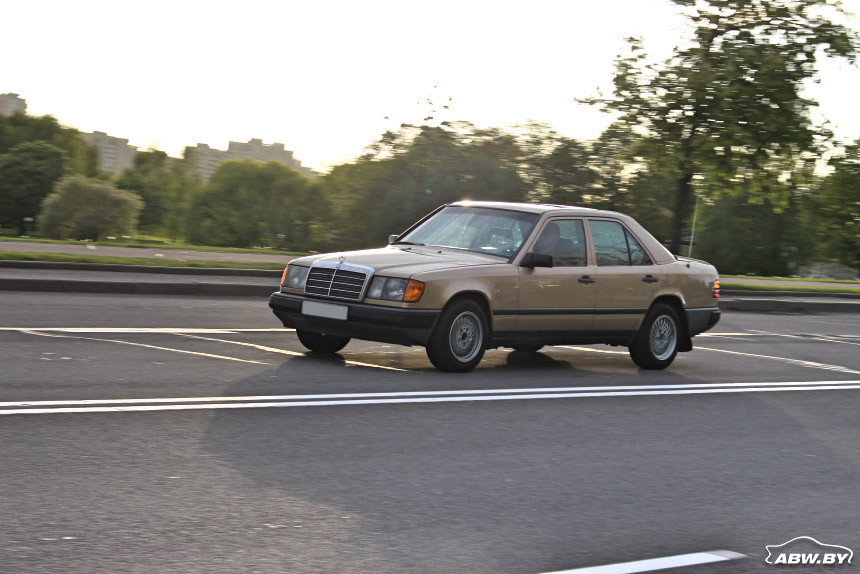 Старый Mercedes W124 вместо нового 