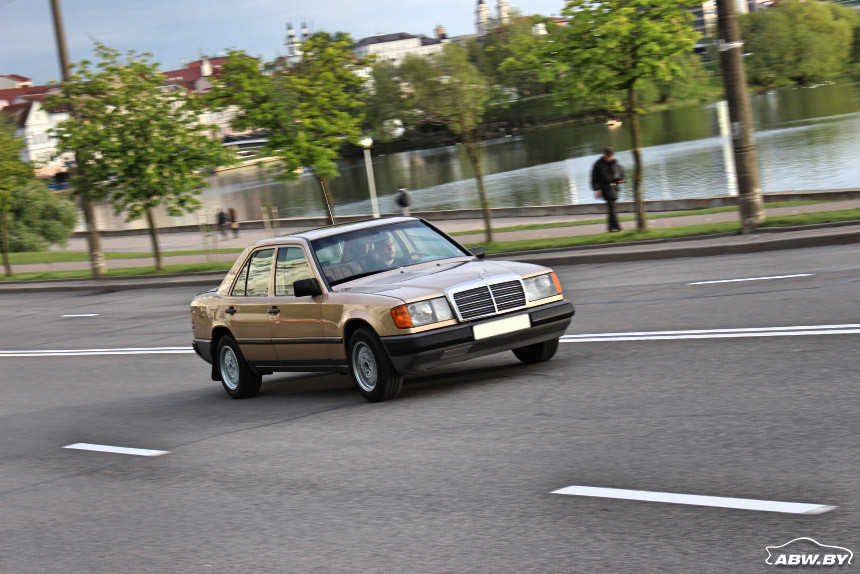 Старый Mercedes W124 вместо нового 