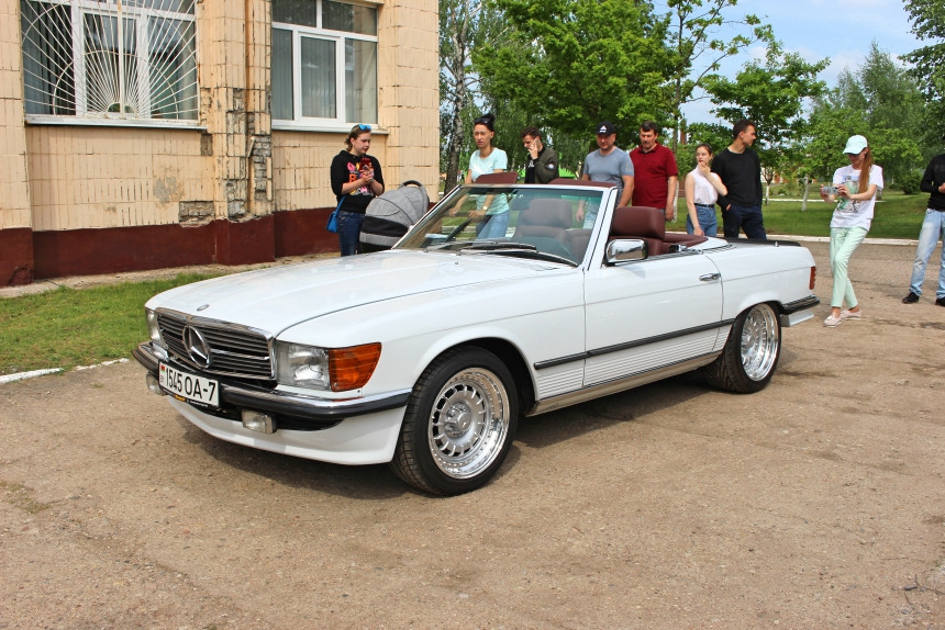 Репортаж с Benz Fest: редчайший Mercedes R107, спортивный 190Е 2.3-16 и S124 в состоянии нового авто