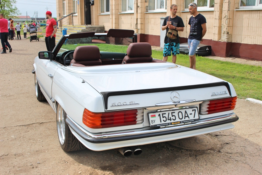 Репортаж с Benz Fest: редчайший Mercedes R107, спортивный 190Е 2.3-16 и S124 в состоянии нового авто