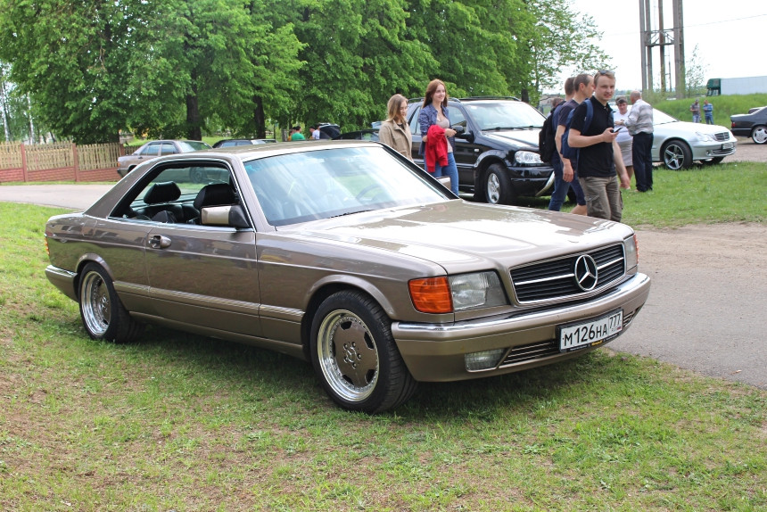 Репортаж с Benz Fest: редчайший Mercedes R107, спортивный 190Е 2.3-16 и S124 в состоянии нового авто