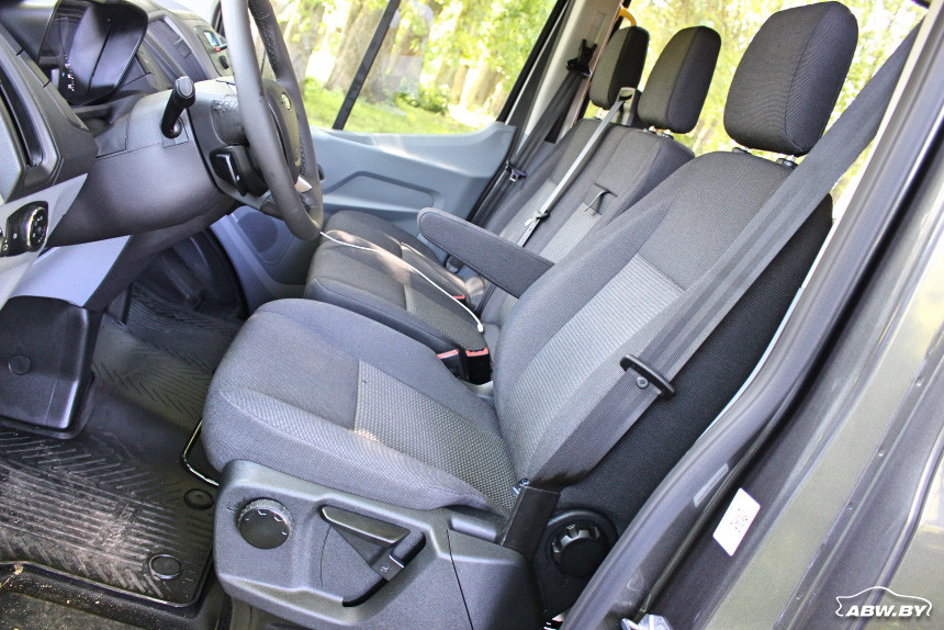 Это не шутки - мы встретились в маршрутке. Тест-драйв Ford Transit Kombi