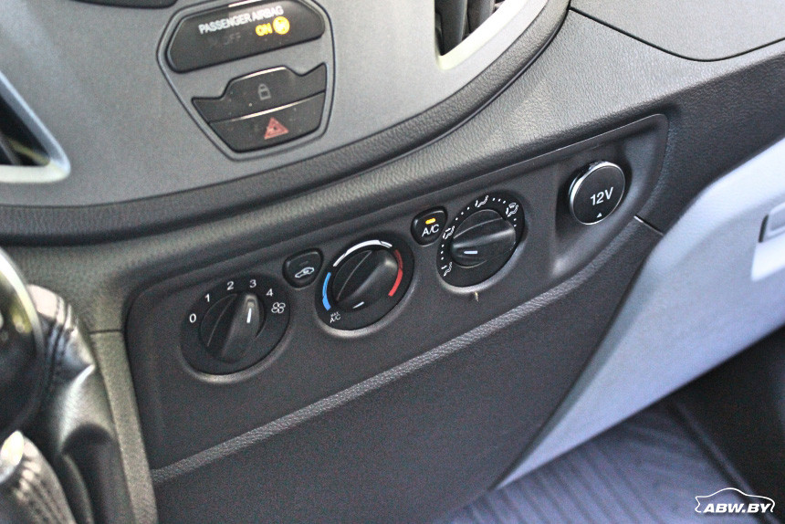 Это не шутки - мы встретились в маршрутке. Тест-драйв Ford Transit Kombi