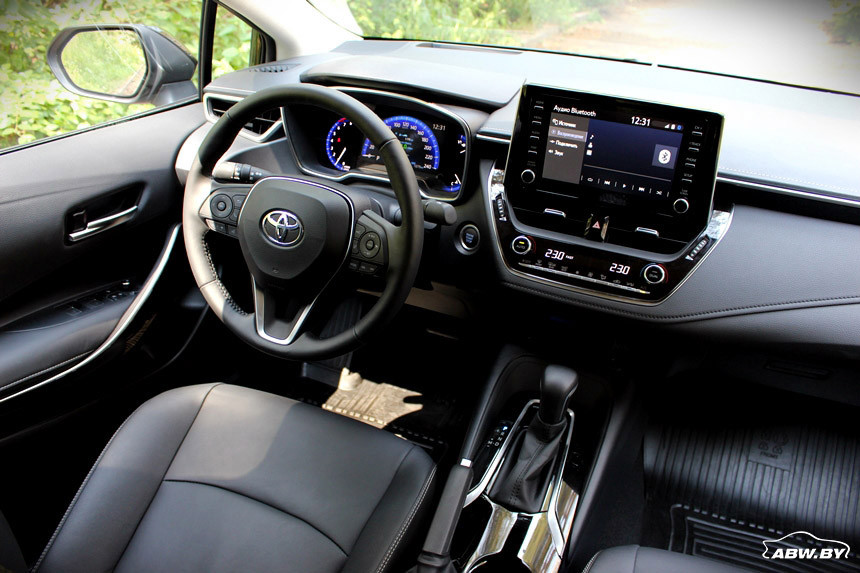 Модно, молодежно, еще бы огня! Тест-драйв новой Toyota Corolla