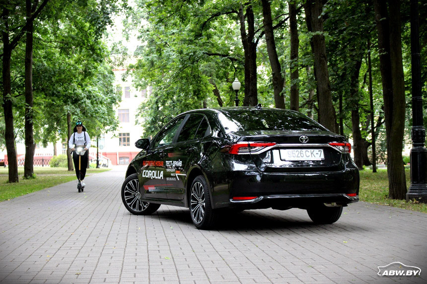 Модно, молодежно, еще бы огня! Тест-драйв новой Toyota Corolla