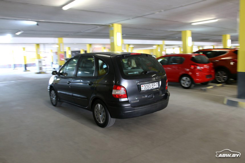 Новая крупная площадка по продаже подержанных авто? Репортаж из автосалона, в котором продается около 500 (!) автомобилей