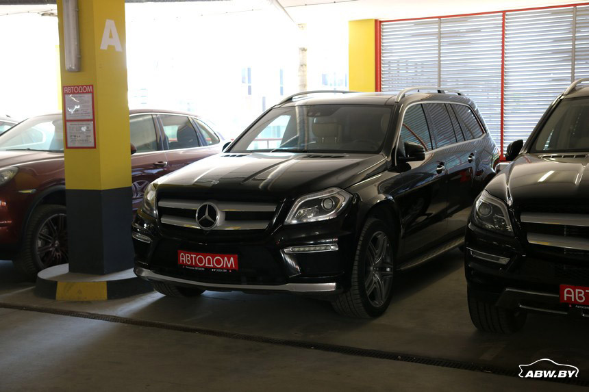 Новая крупная площадка по продаже подержанных авто? Репортаж из автосалона, в котором продается около 500 (!) автомобилей