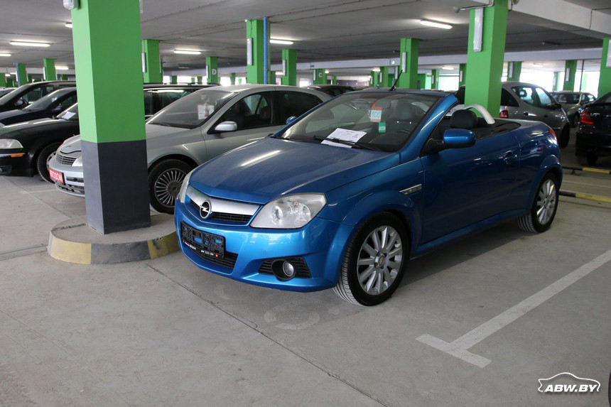 Новая крупная площадка по продаже подержанных авто? Репортаж из автосалона, в котором продается около 500 (!) автомобилей