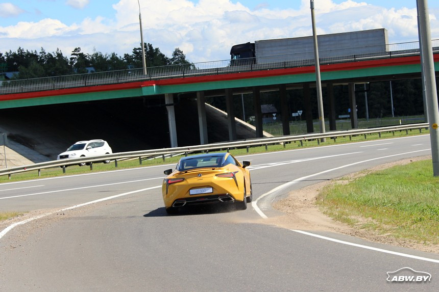 Таких сейчас... делают? Тест-драйв Lexus LC500 с 5-литровым V8