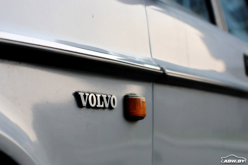 Гаражные находки. В каком виде до сегодняшнего дня дожил Volvo 240 с пробегом 196 тысяч километров?