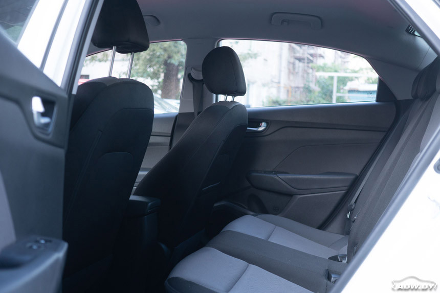 Пятеро на одного. Как мы терзали Hyundai Accent жесткими нагрузками и неблизкими расстояниями