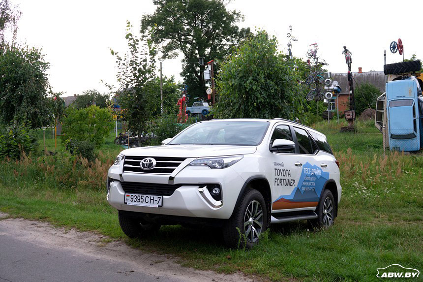 Едем с Жигамонтом, часть 14. Toyota Fortuner, Ремель и открытый музей старых авто