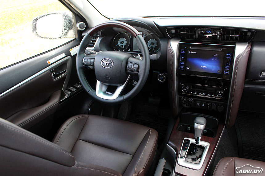 Едем с Жигамонтом, часть 14. Toyota Fortuner, Ремель и открытый музей старых авто