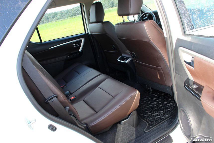 Едем с Жигамонтом, часть 14. Toyota Fortuner, Ремель и открытый музей старых авто