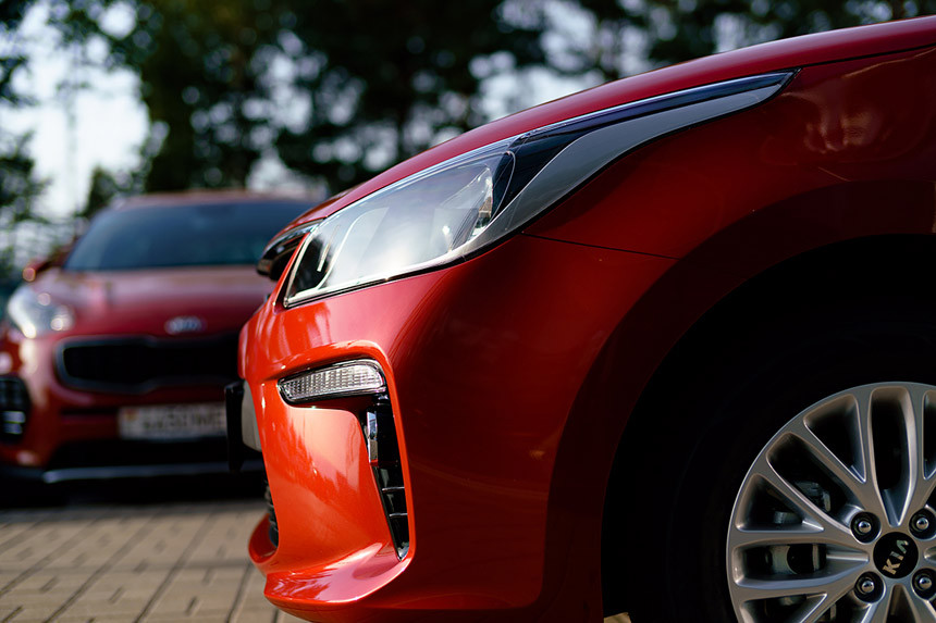 В автосалонах KIA стартовали продажи автомобилей новой серии Red Line