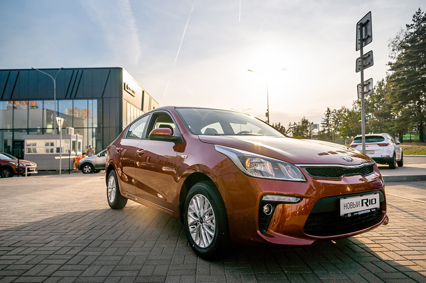 В автосалонах KIA стартовали продажи автомобилей новой серии Red Line