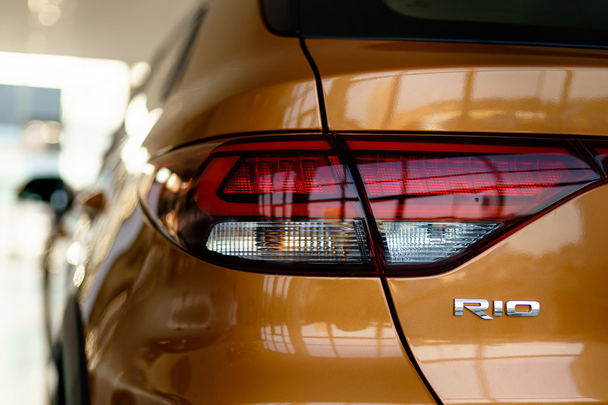 В автосалонах KIA стартовали продажи автомобилей новой серии Red Line