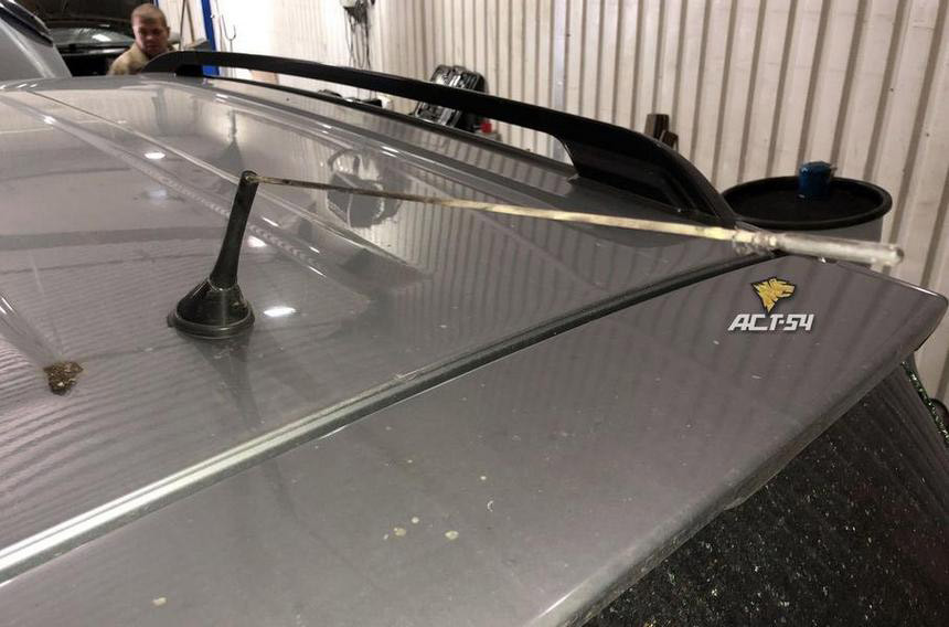 Молния попала в Toyota RAV4: фотографии последствий