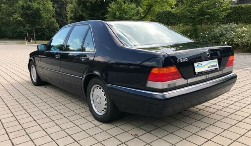 Отлично сохранившийся Mercedes S500 W140 выставили на продажу по цене нового VW Golf