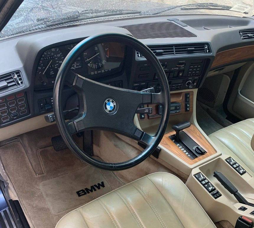 По цене нового Logan: на продажу выставлен седан BMW седьмой серии в кузове E23