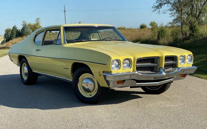 Фотофакт. Заброшенные коллекционные модели Pontiac, простоявшие в гараже 20 лет