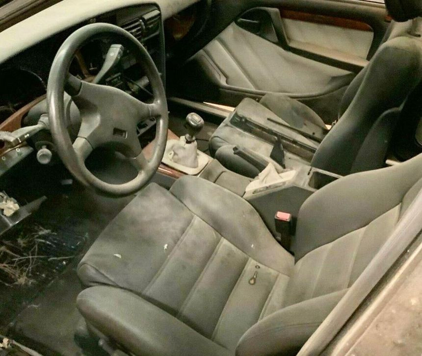 В старом гараже нашли редкий седан Opel Omega с 382-сильным мотором