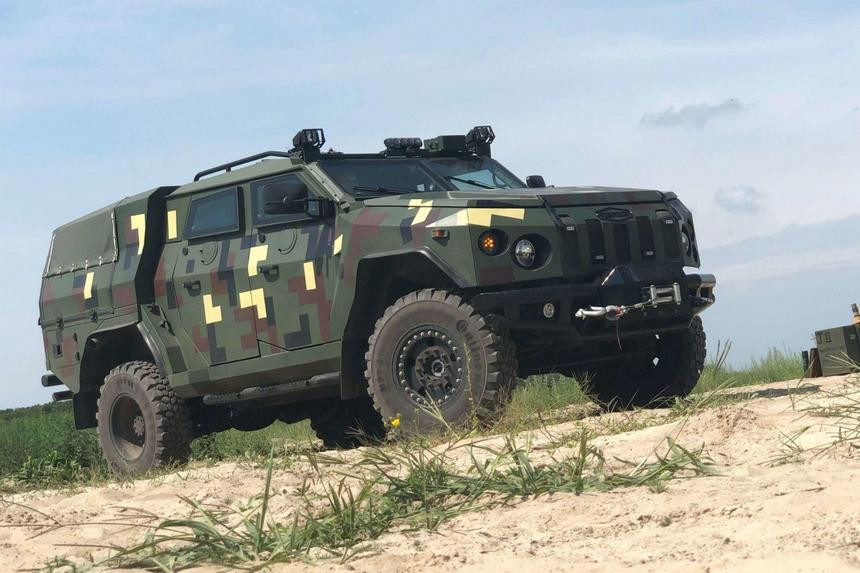 Украинцы выпустят гражданскую версию бронированного внедорожника 