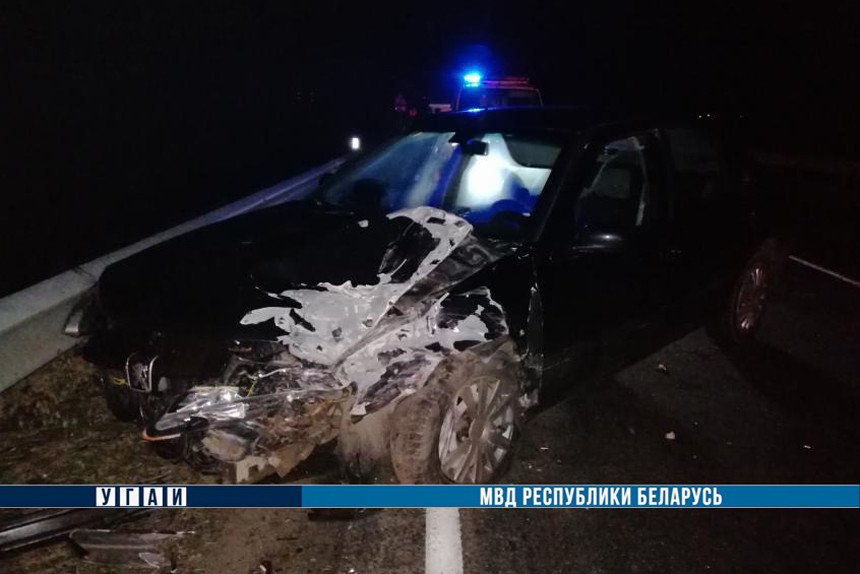 Под Калинковичами Volkswagen выбросило на 