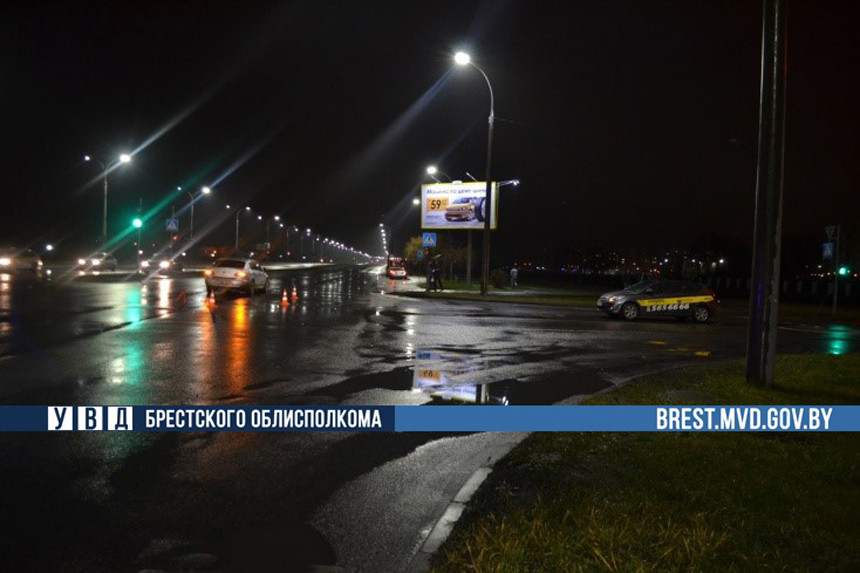 В Бресте произошла авария с участием автомобиля-такси